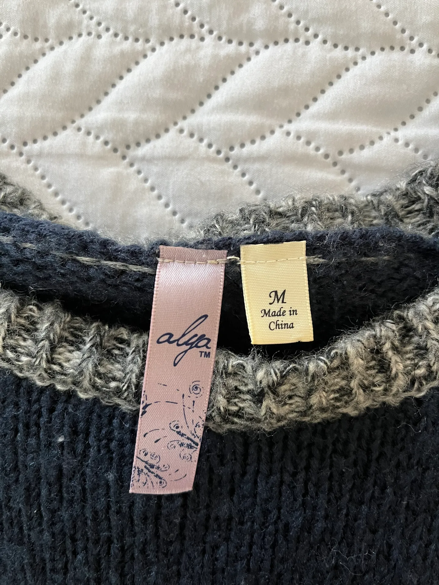 Blue and Orange Sweater Size M - Image 3