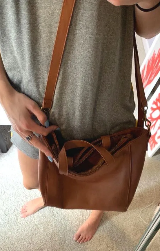 Universal Thread Crossbody - Image 2