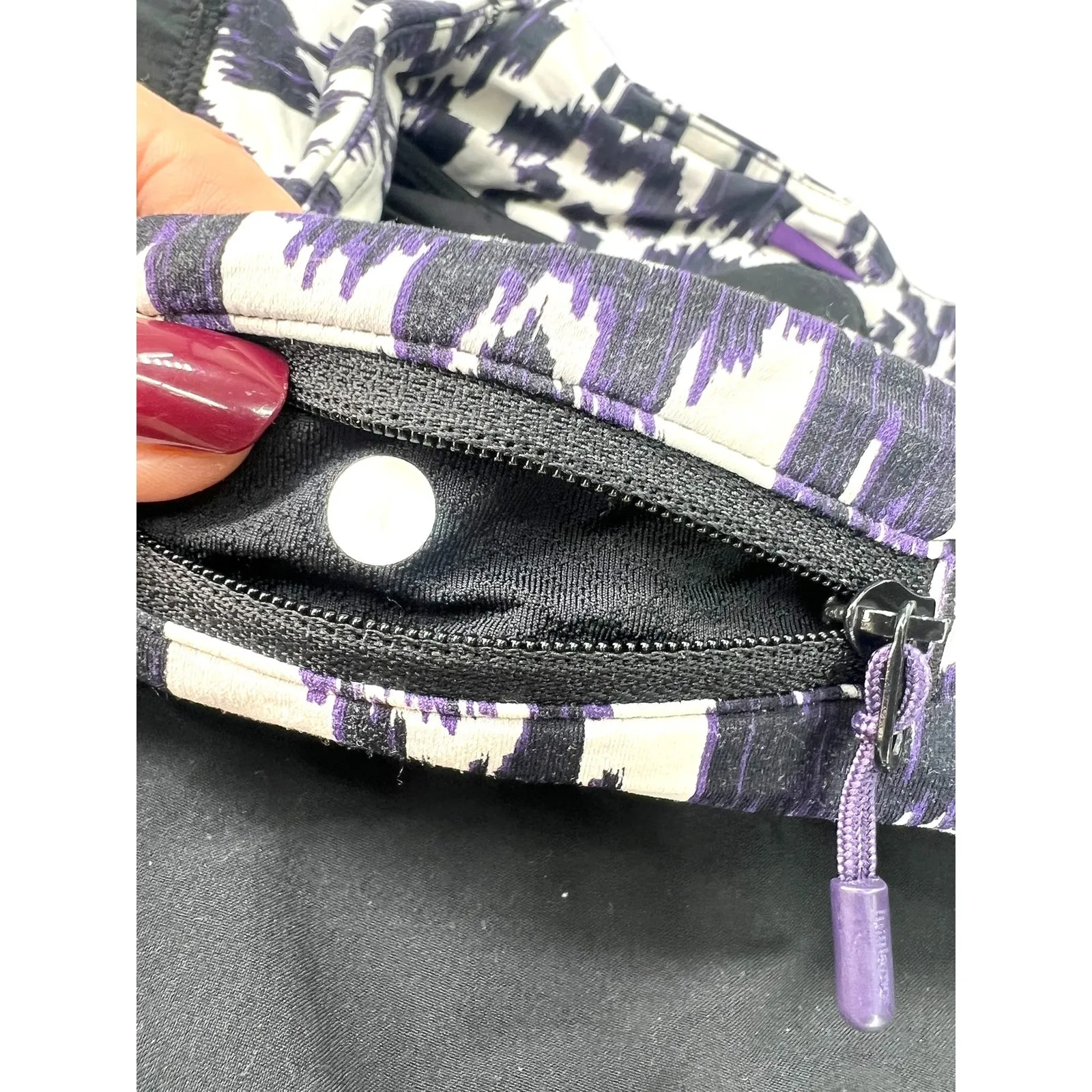 Lululemon 4 Black Blue White Ikat 2.5” Inseam Print Run Speed Shorts Running - Image 4