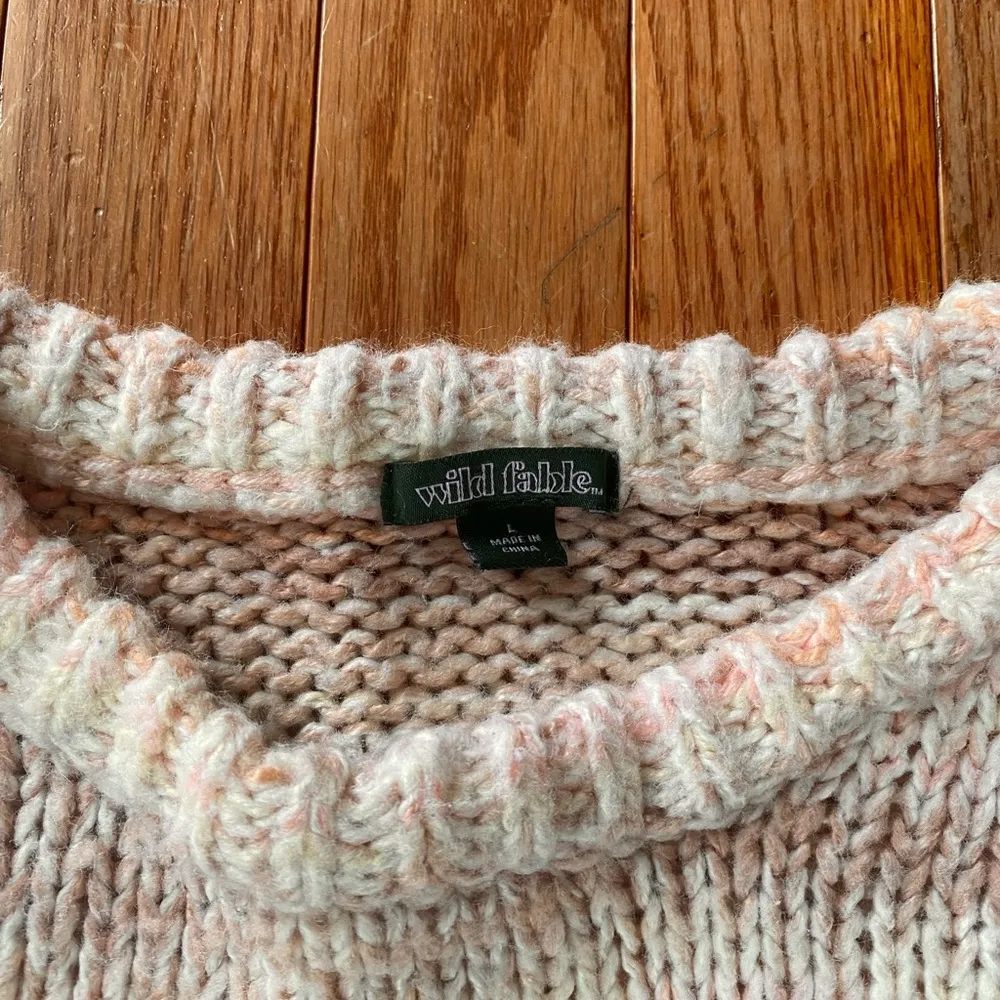 light pink marbled two toned speckled sweater - Image 5