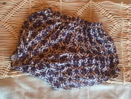 Elastic Waist Shorts - Image 2