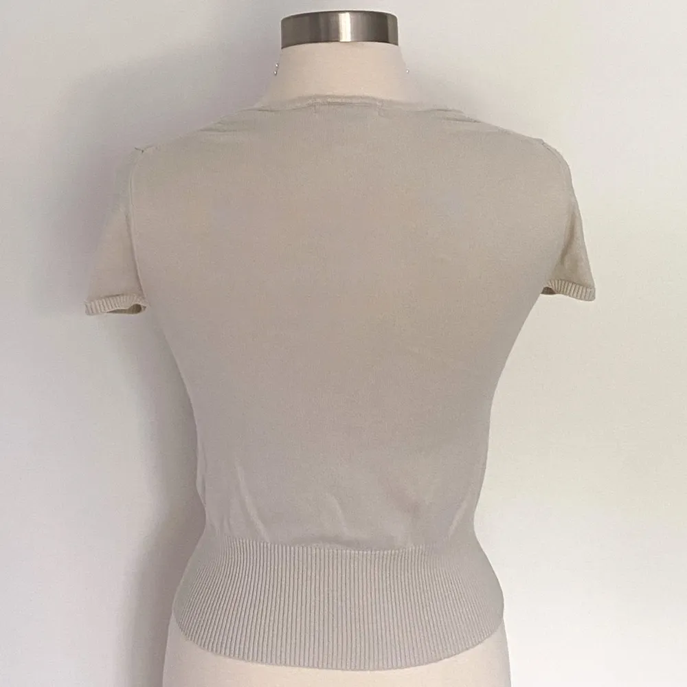 Casual Corner Y2K Stretch Short Sleeve V - Image 5