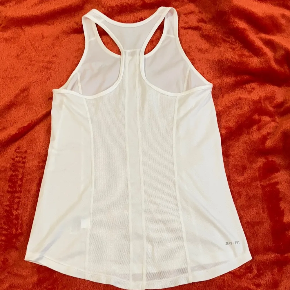 Nike dri-fit workout tank - Image 3
