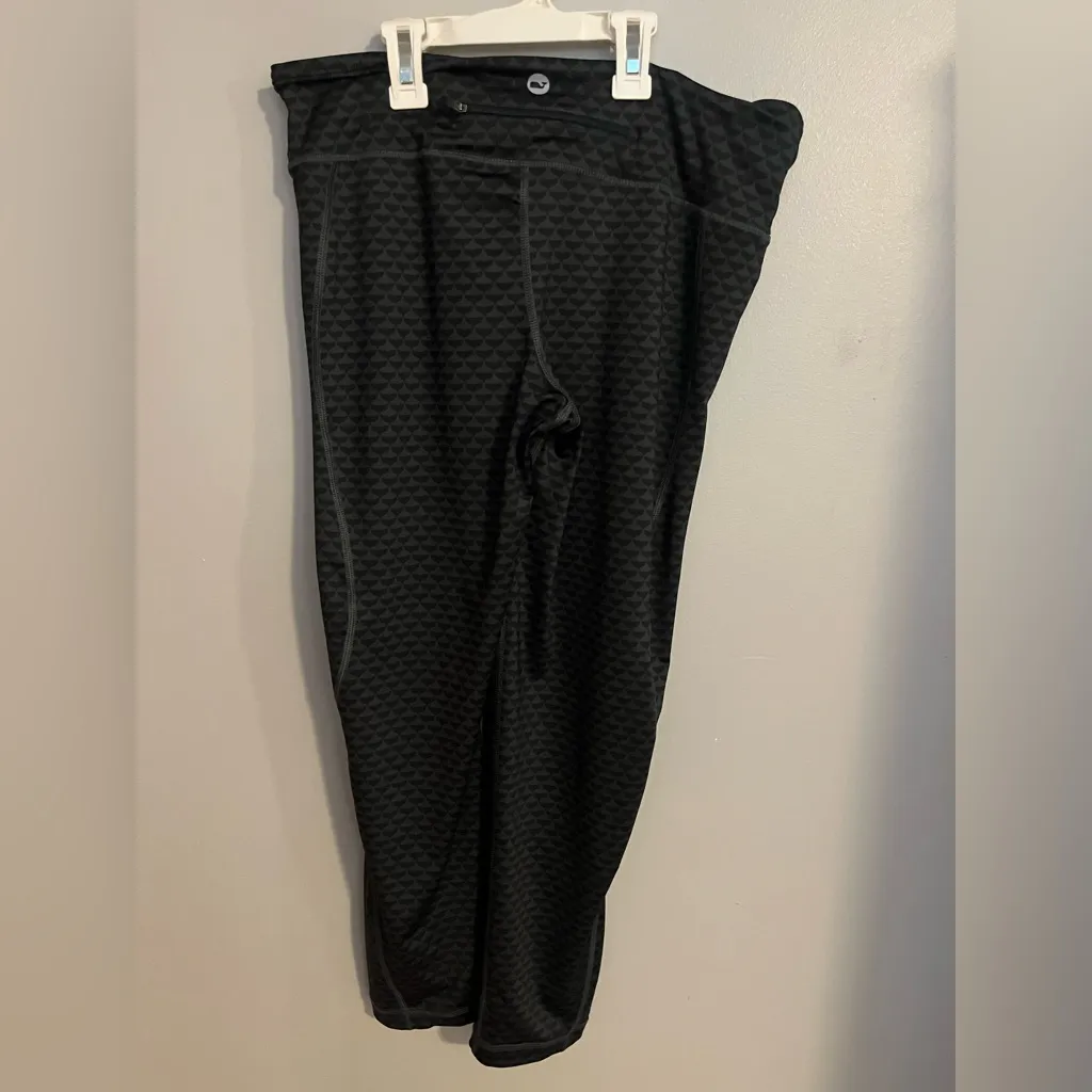 Vineyard Vines Whale Performance‎ Leggings
Size L - Image 3