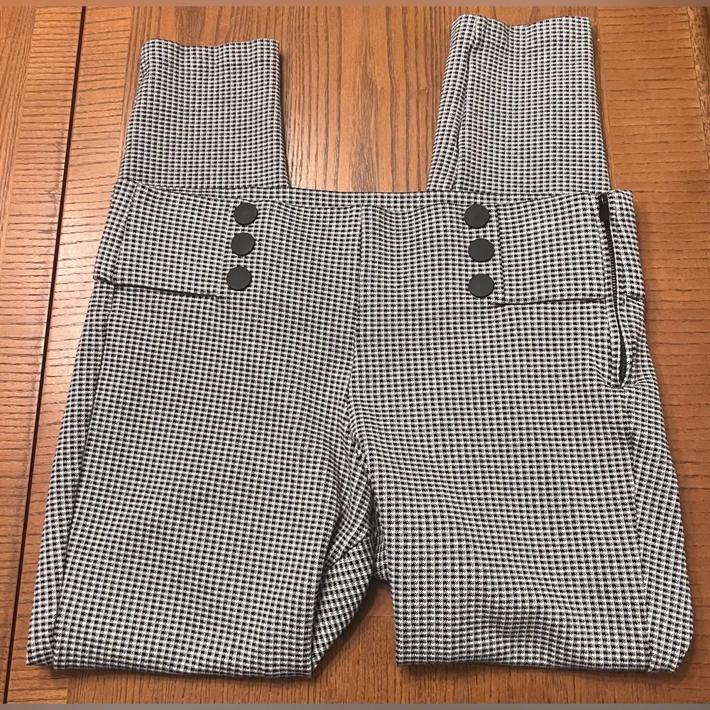 ZARA  Black & White Gingham Checkered Crop Leggings Button Details Side Zip Large - Image 8