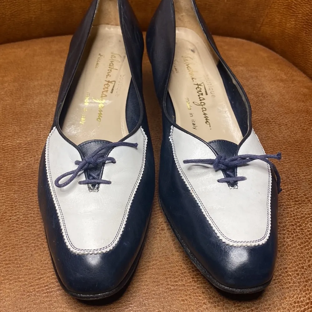 Vintage Salvatore Ferragamo Boutique Black & White Spectator Classic Pum… - Image 2