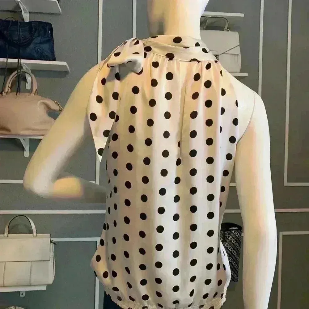 Black House/White Market - Image 8