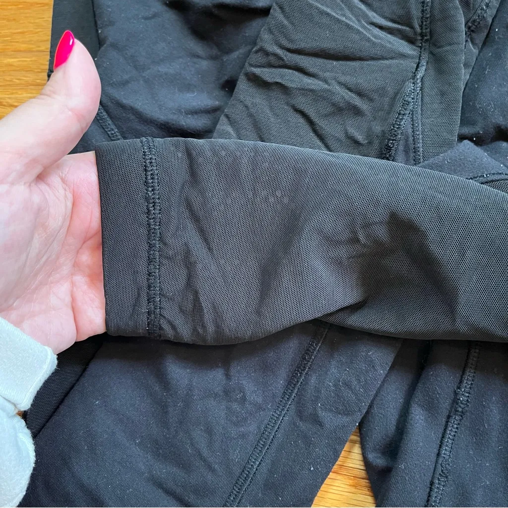 Lululemon black and blue leggings - Image 3