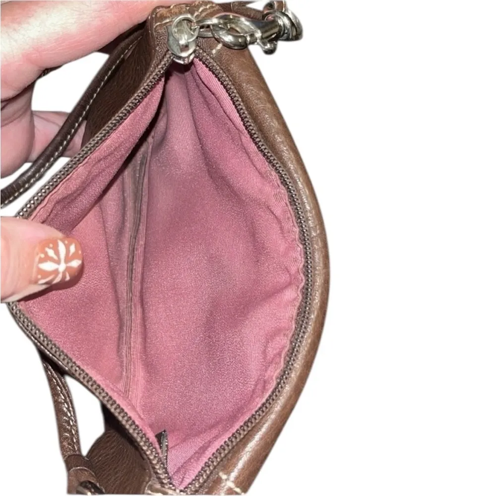 Coach Twistlock Brown Leather Wristlet with pink interior - Image 5