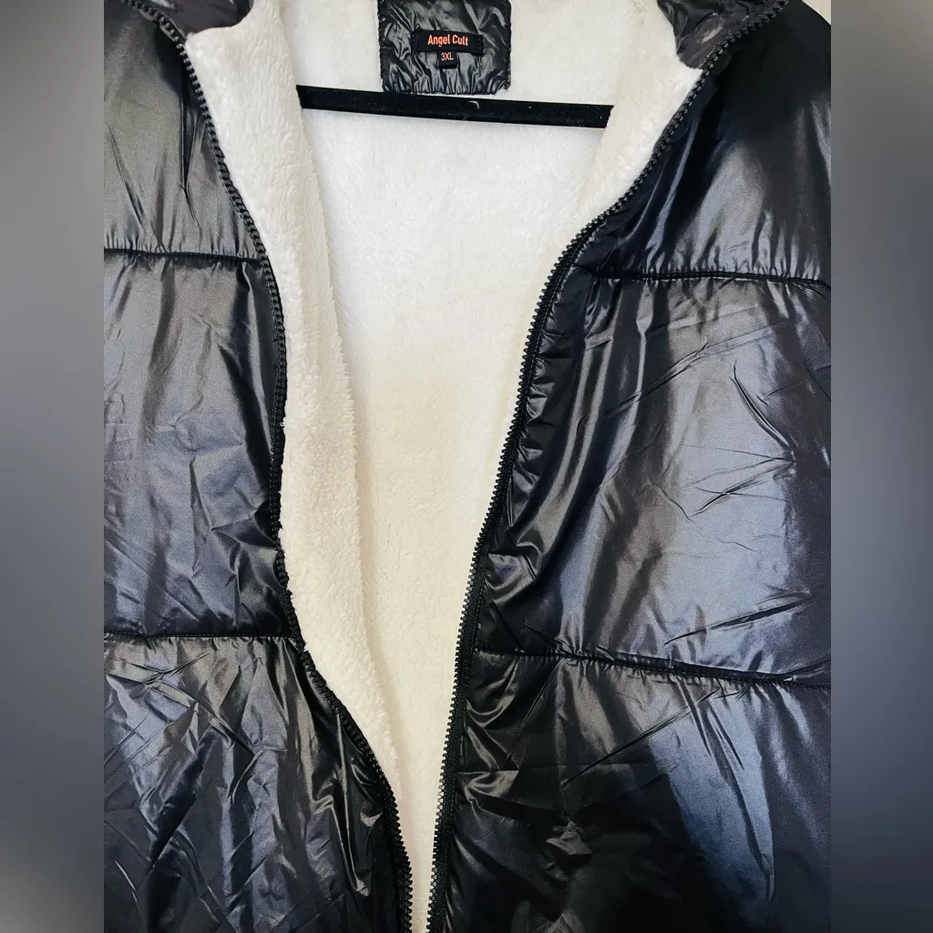 Black Puffer Vest Size undefined - Image 5