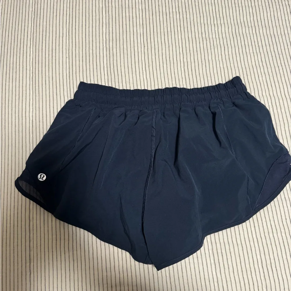 Lululemon Hotty Hot Shorts 2.5” Navy Blue - Image 2