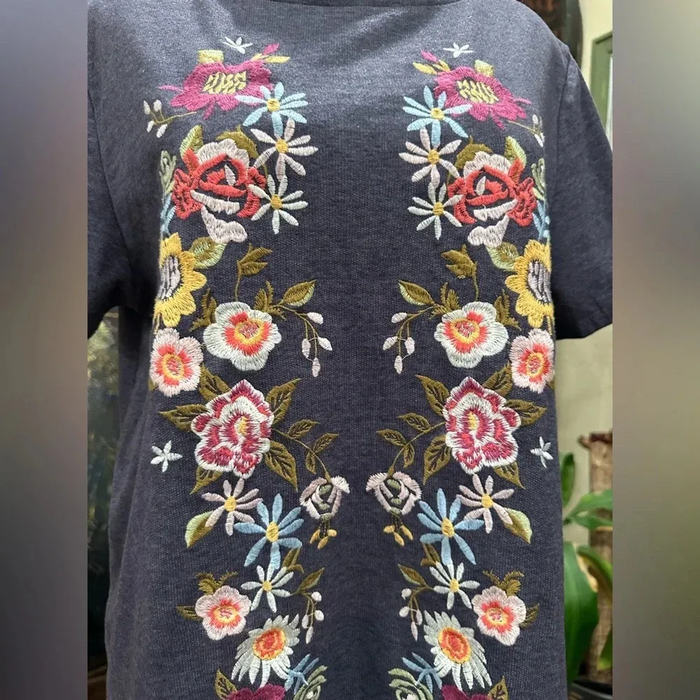 Umgee blue  Raglan Sleeve Mini Dress with front embroidery flower motive - Image 4