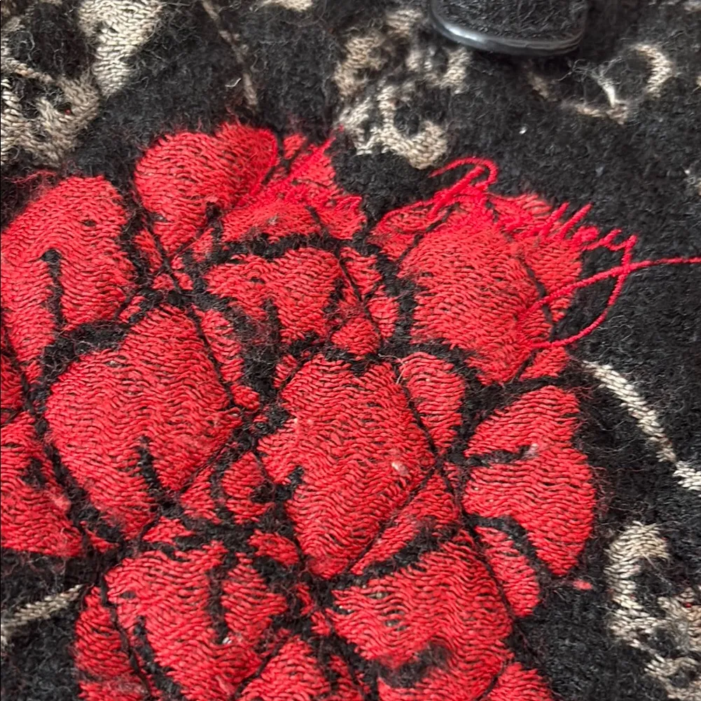 EUC Vintage Vera Bradley Floral Black and Red Jacquard Clutch w/ Strap - Image 8