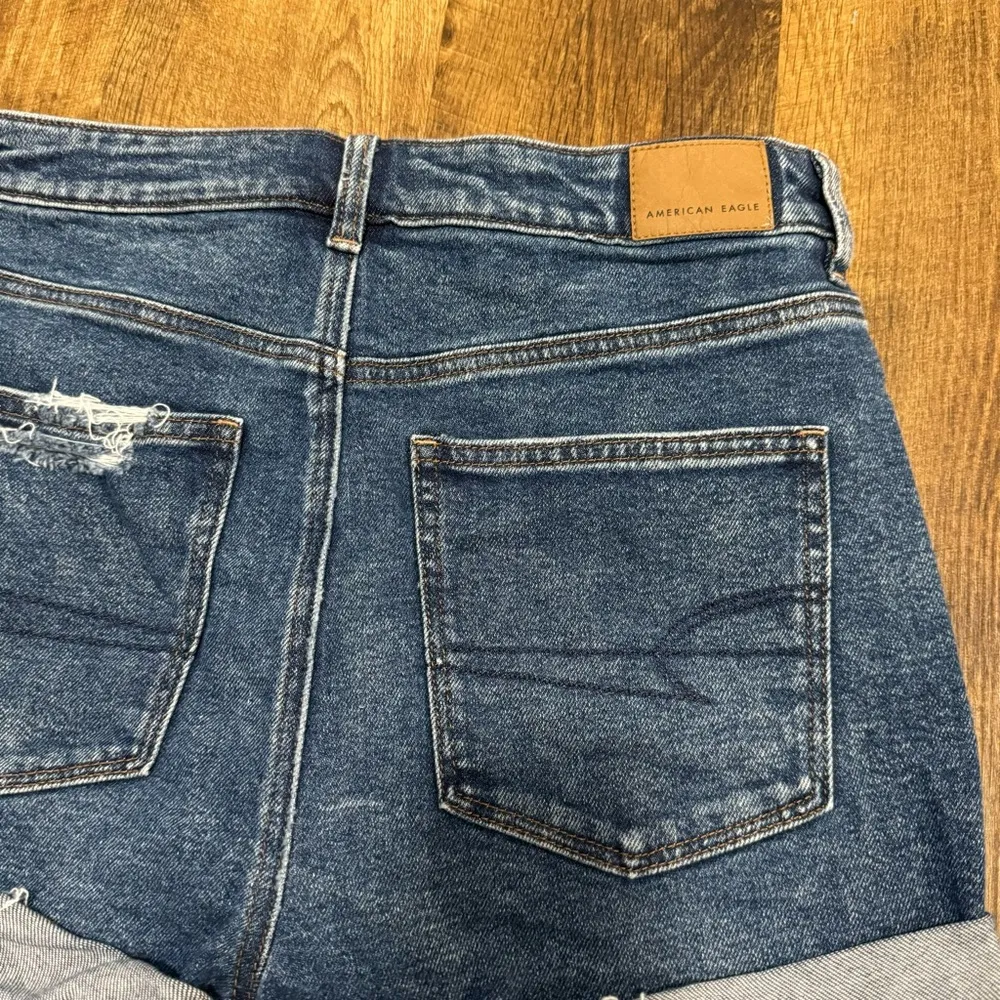 NWOT American Eagle Crossover Denim Mom Shorts Sz 6 Dark Wash Stretch - Image 11
