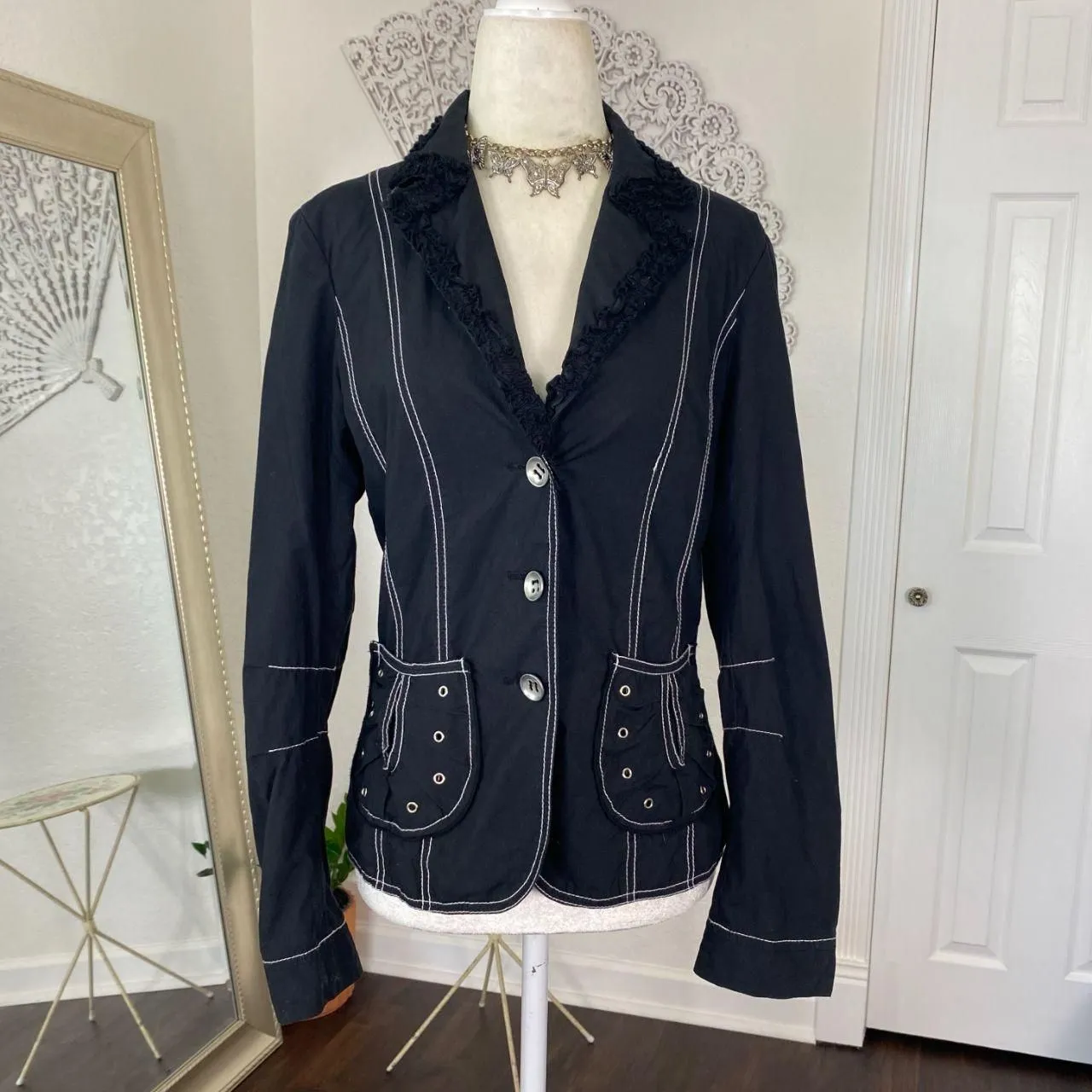 Early 2000's Black Cotton Ruffle Studded Button Up Blazer Jacket Nienhaus S / 6 - Image 3