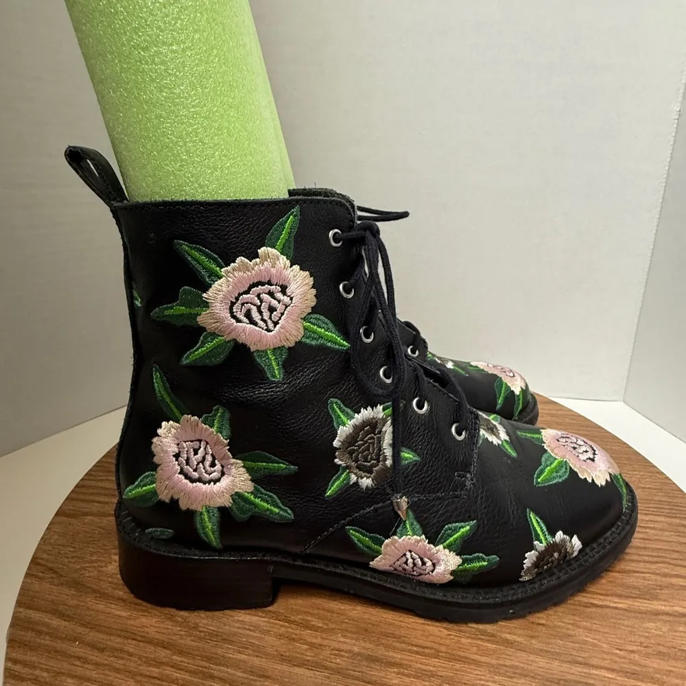 Rebecca Minkoff Gerry Floral Embroidered Black Leather Combat Boots - 9M - Image 5