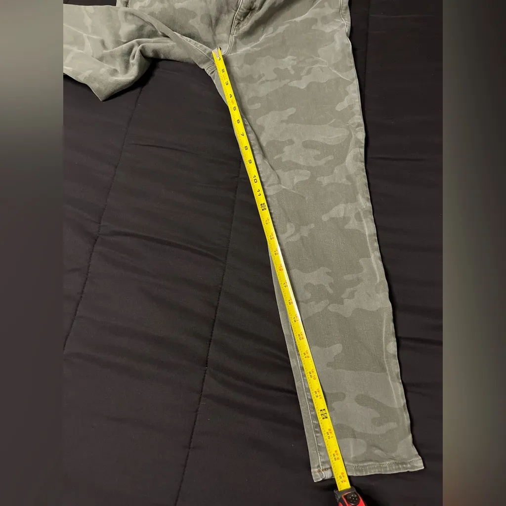 Sanctuary Social Standard Women’s Green Camo Skinny Jeans Size 32/14 - Image 3