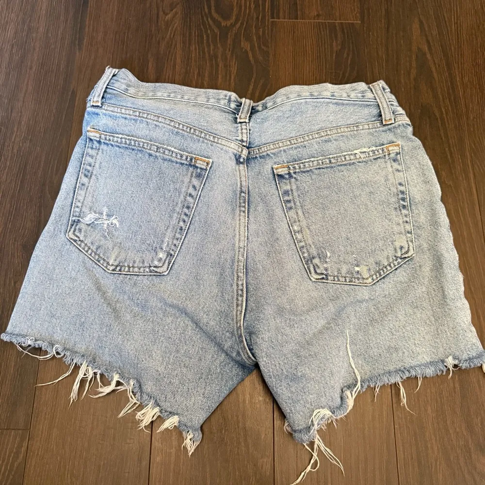 Agolde Riley Short in Snapshot - Image 6