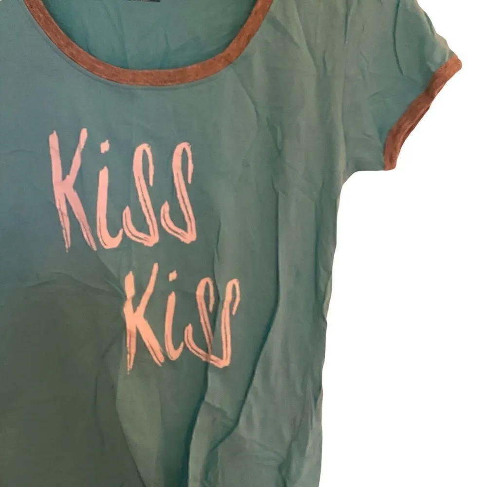 Hype blue green Kiss kiss graphic t shirt large shirt sleeve Blue - Image 2