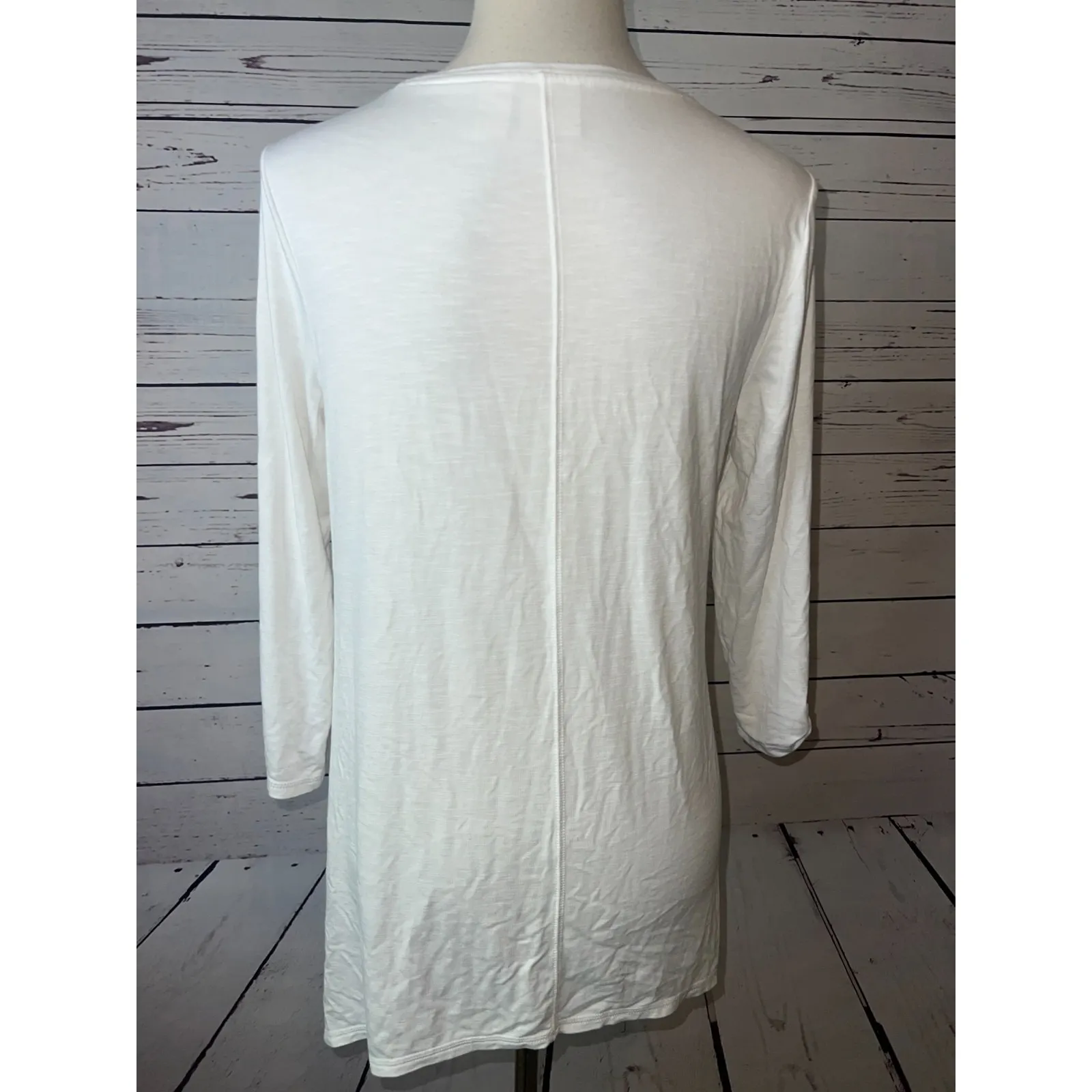 Chicos Zenergy Tunic Top Seam Detail White Flowy Comfy size 0 Blouse Shirt Small - Image 6
