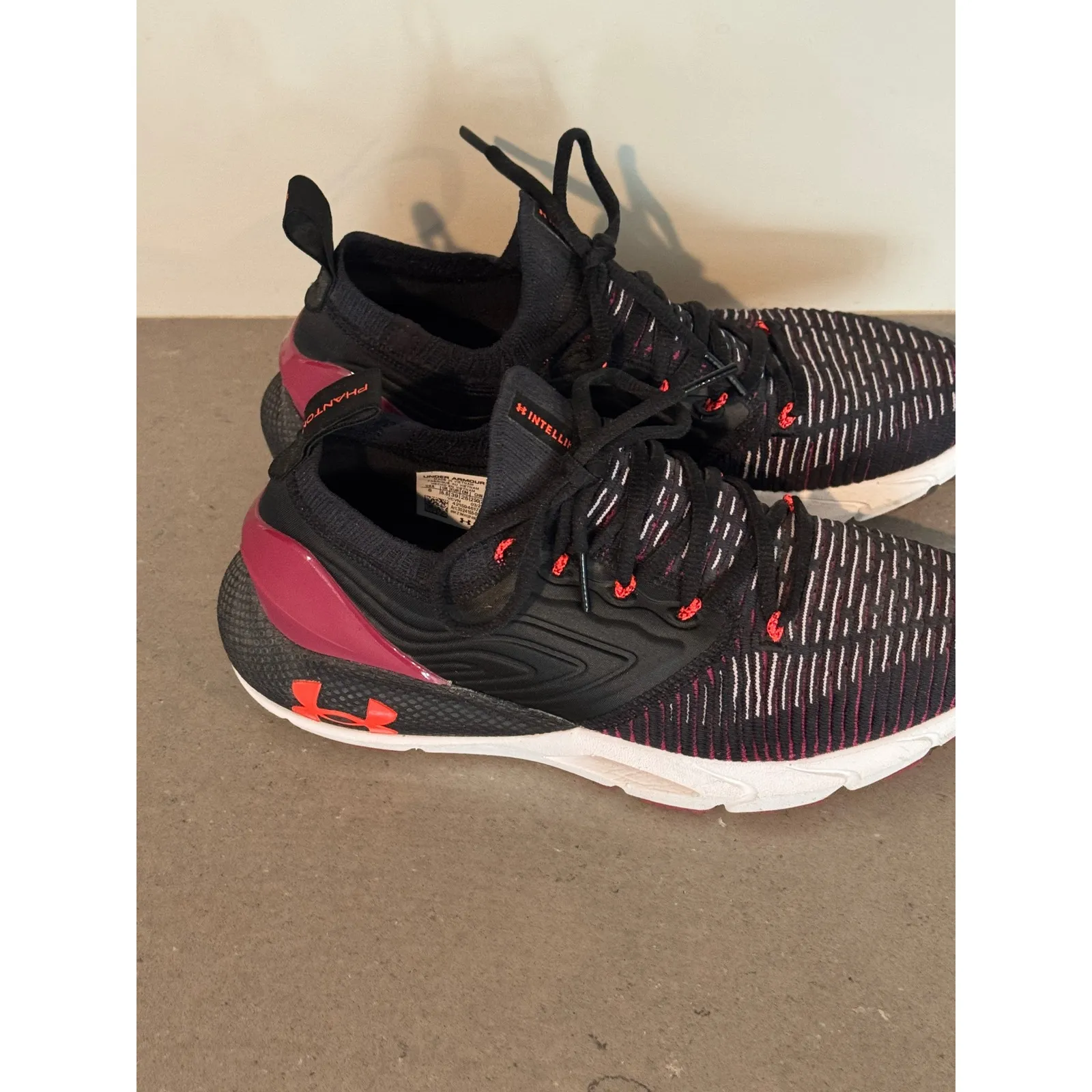 Under Armour Womens Phantom 2 Red Black Running Shoes Size 8 - Image 2