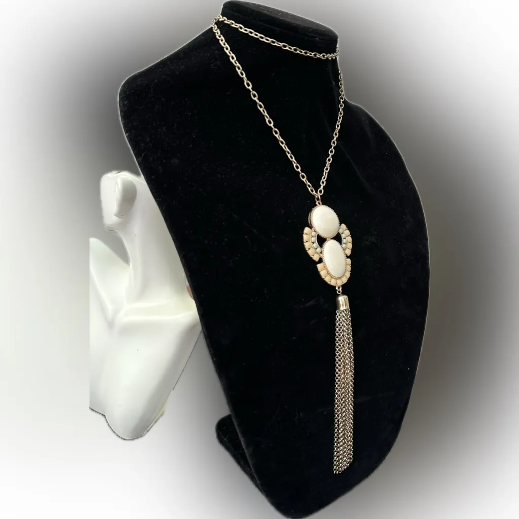 Gloria Vanderbilt Elegant beige cream pendant chain Necklace 38+2” - Image 2