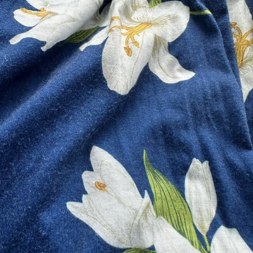 Pinup Fashion Floral Short Sleeve V - Image 9