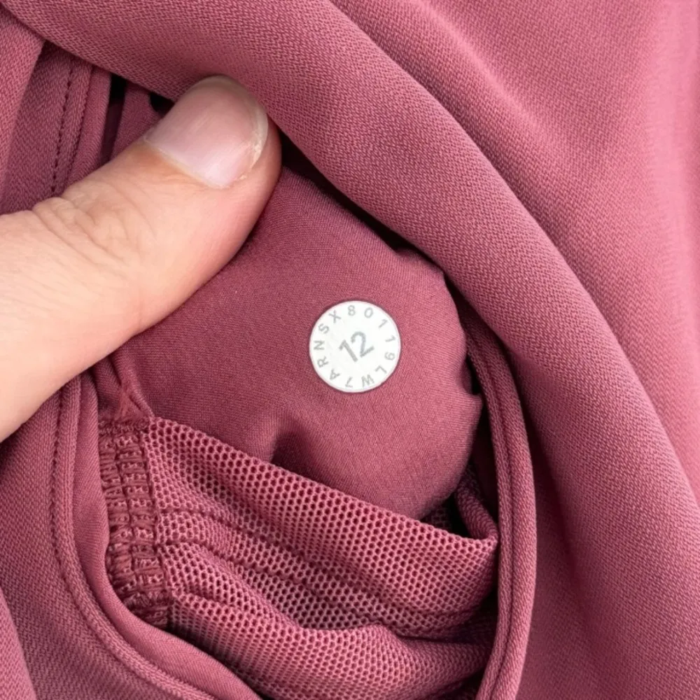 Lululemon On The Fly Short Woven 2.5” Inseam in Misty Merlot Red Size 12 - Image 8