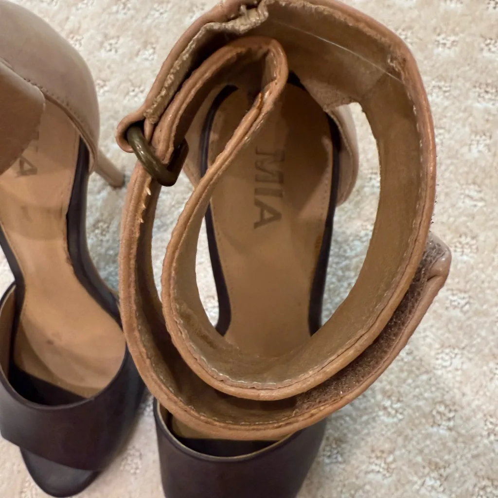 MIA  Two-Tone Ankle Strap Heels – Brown & Tan, Size - Image 3