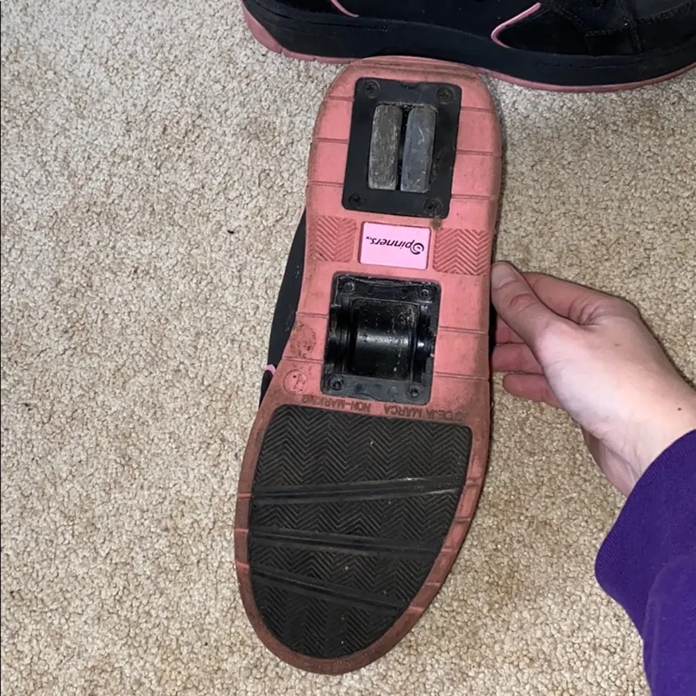 Spinners Shoes Pink Size 7 - Image 2