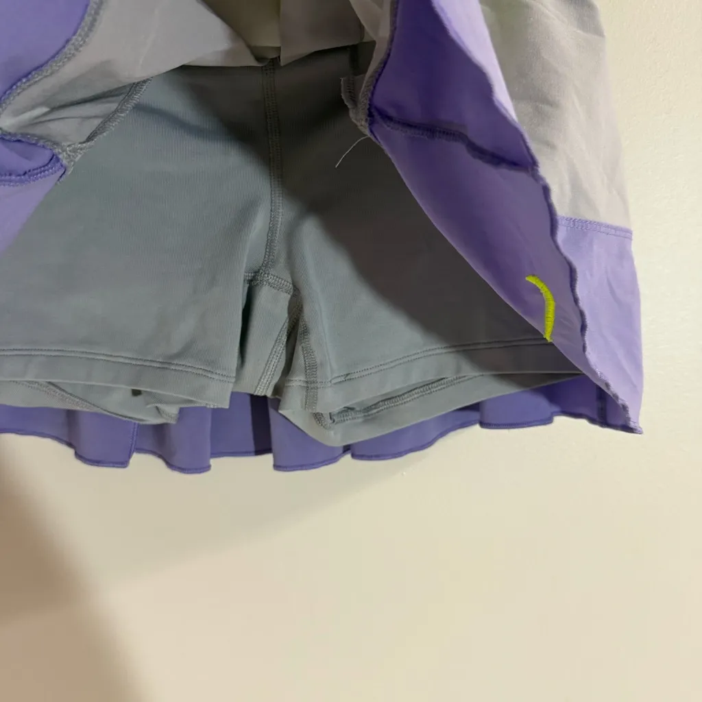 Nike Dri-FIT Gray and Neon Yellow Skirt with Built in Shorts Size Small - Image 6