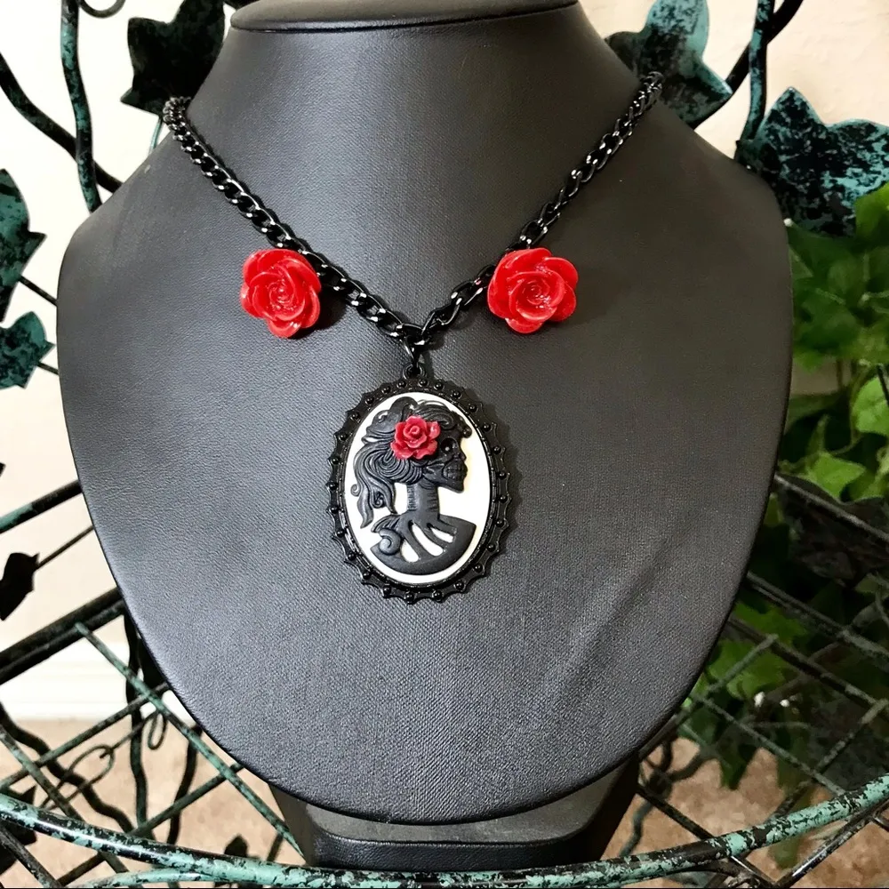 Skull Cameo Black Red Roses Gothic Dead Necklace - Image 2