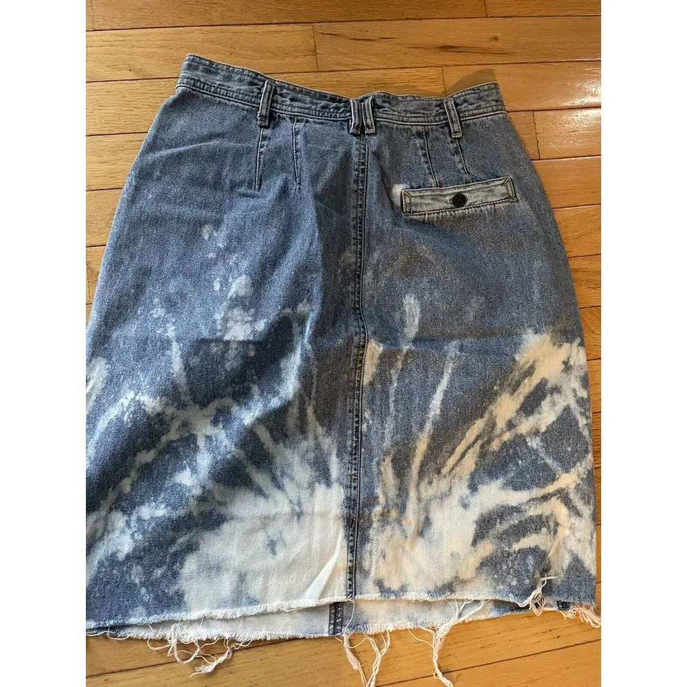 Vintage 80's/90 Women's Lizwear Liz Claiborne Jean Skirt 80s Size‎ 8 (fit Small) - Image 2