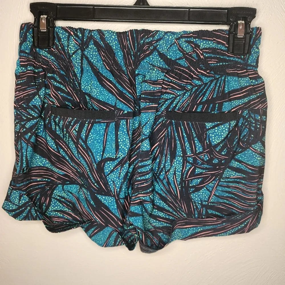 Lululemon  Spring Break Away Short IIPalm Lace Tofino Teal Multi - Image 4