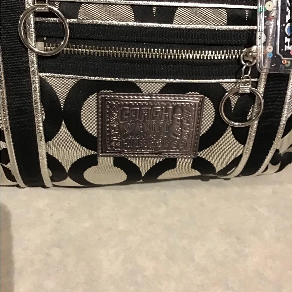 Coach Poppy Op Art Logo Glam Leather Silver Black Tote #L0985-13826 - Image 3