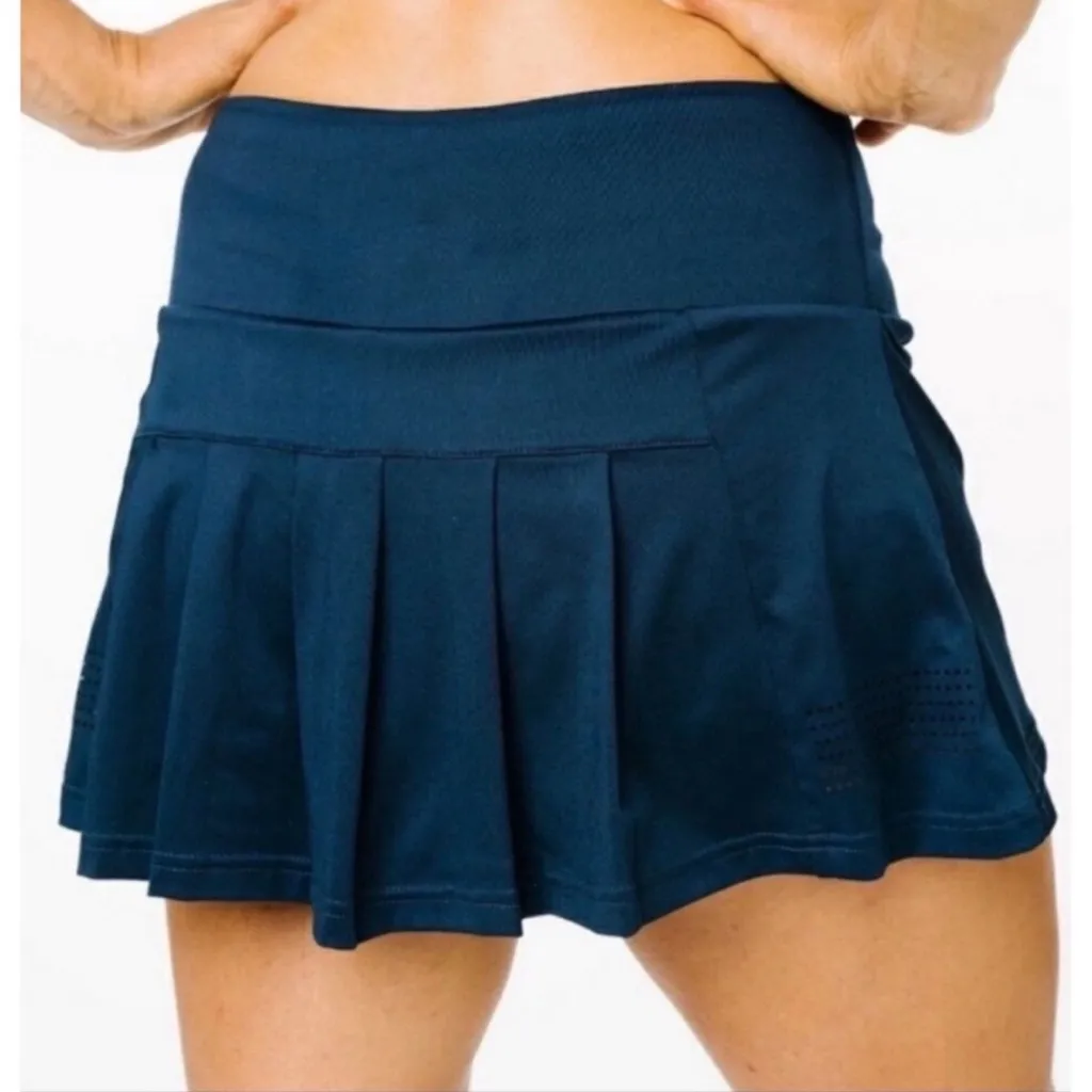 Zyia Navy Blue Chill Clubhouse Skort. Built in  shorts Size Medium . - Image 4