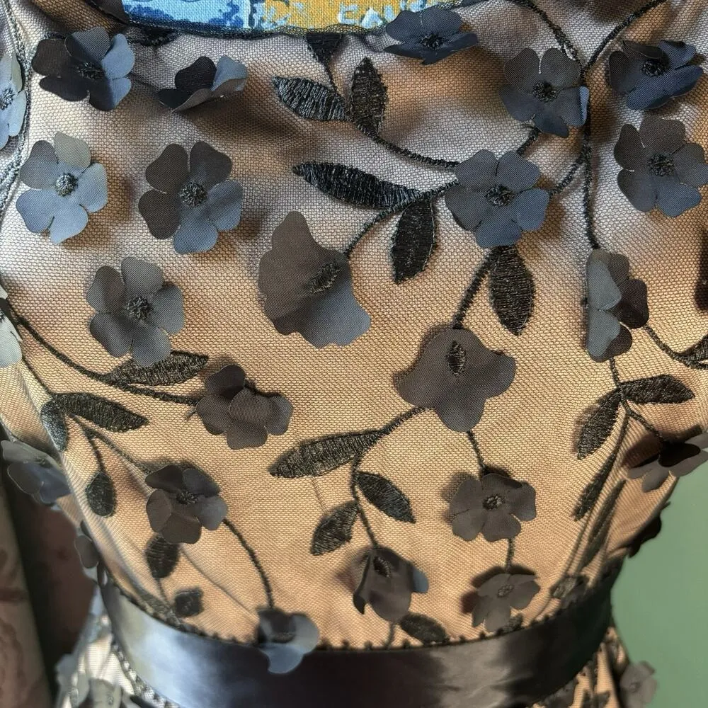 R&M Richards Women's Formal Dress Black Floral Lace with Nude Lining Size 6 - Image 5