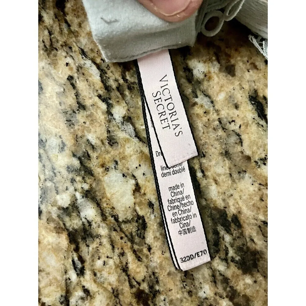 Victoria’s Secret Dream Angels Rhinestone Embellished Lined Demi Bra 32DD Blue - Image 8