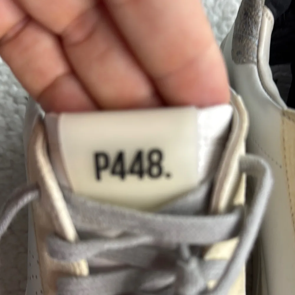 P448 Women's Cream and Gray Athletic Shoes - Image 3