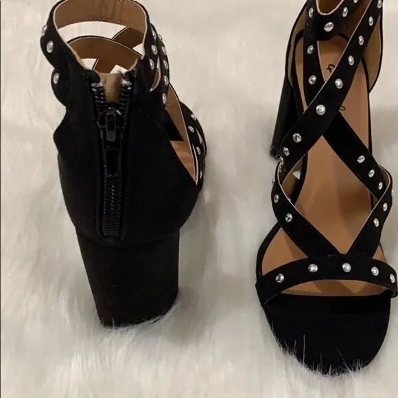 BLACK studded sandals black faux suede size 6.5 block heels Roman gladiators - Image 2