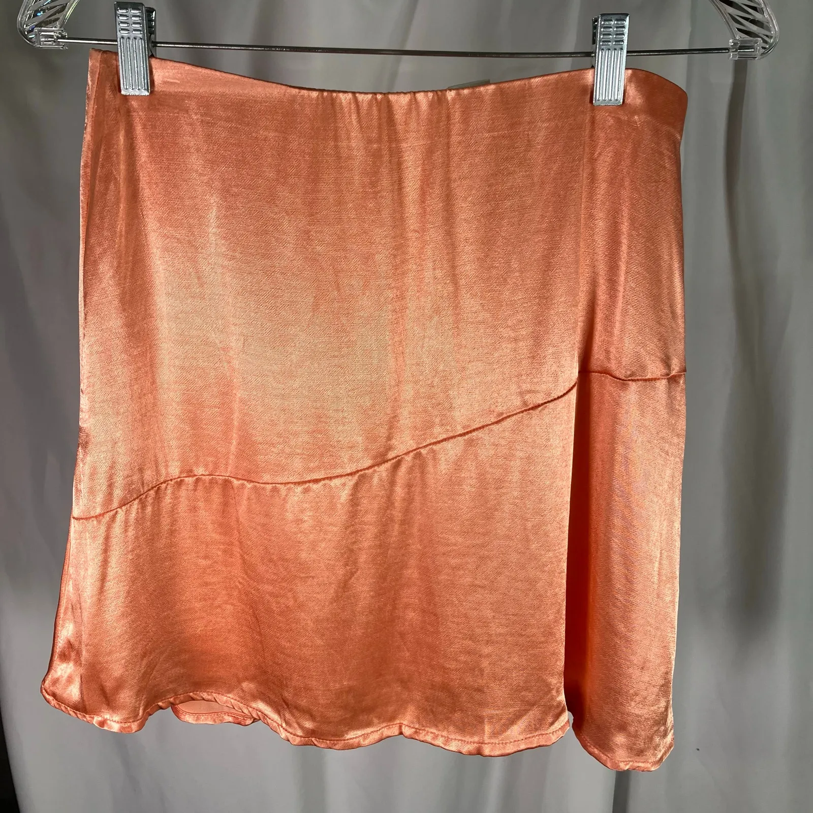 Kirious Los Angeles Peach‎ Satin Mini Skirt M Slip Style Silky Skirt Sexy Flirty Orange Size M - Image 2