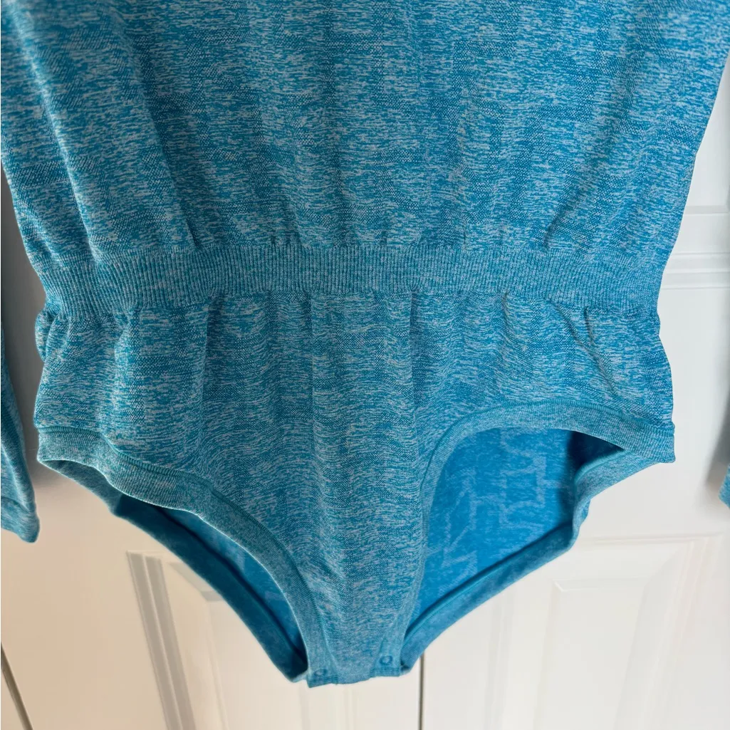 FIGS Performance Seamless blue XL Bodysuit Underscrub - Image 3