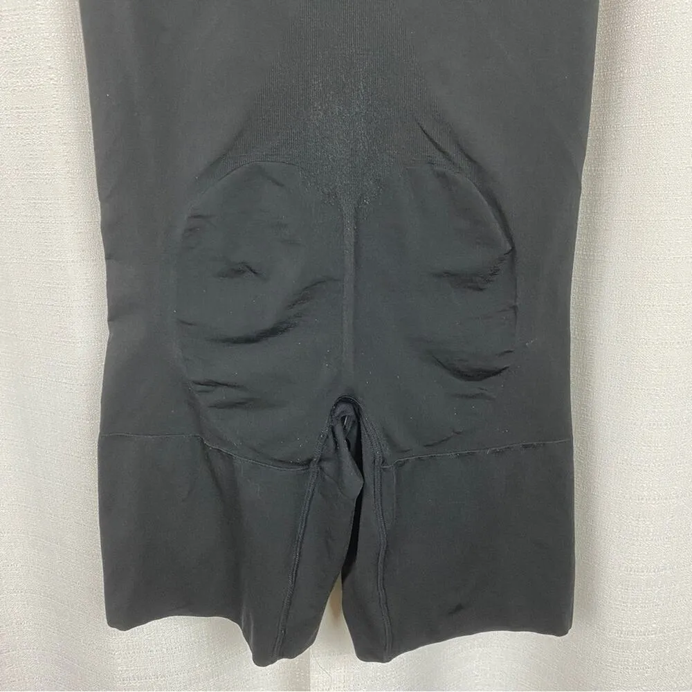 Spanx Black Smoothing Mid Thigh Shaping Short Shape Wear Sz.M - Image 9