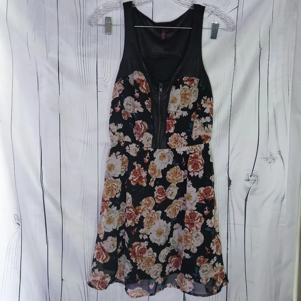 Material Girl Floral / Skull  Print Sleeveless Skater Dress - Image 5