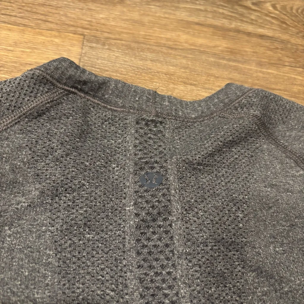 Lululemon Swiftly Tech LS Crew Gray Seamless Running Top Women’s No Size Dot - Image 6