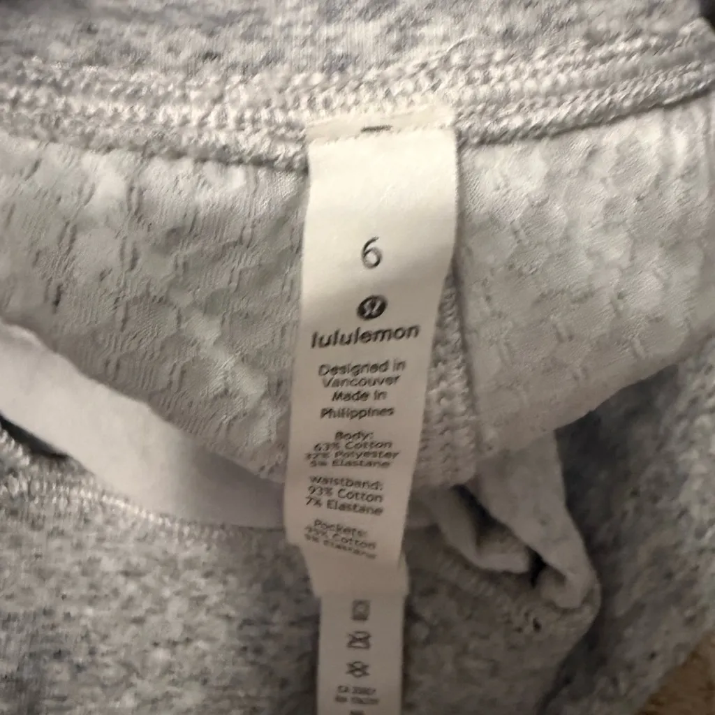 Lululemon joggers! - Image 4