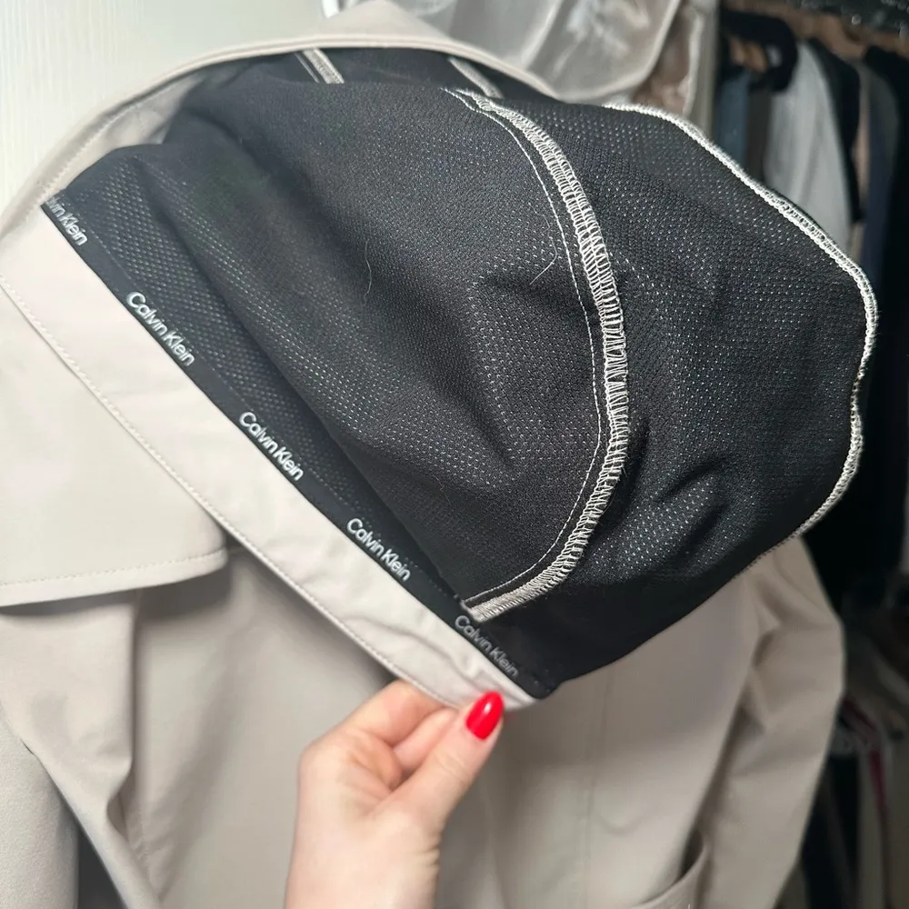 Calvin Klein Women's Double Breasted and Belted Cream Trench Coat - Image 5