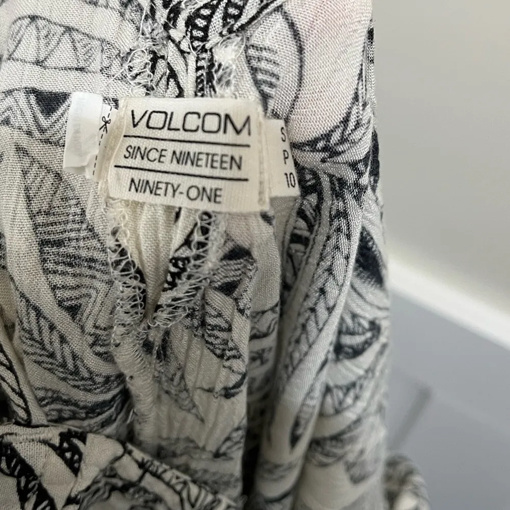 Volcom Fox Tail Palm Romper Small - Image 10