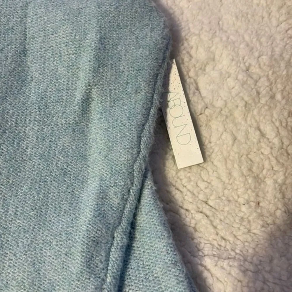 NWT ABound Sweater - Image 5