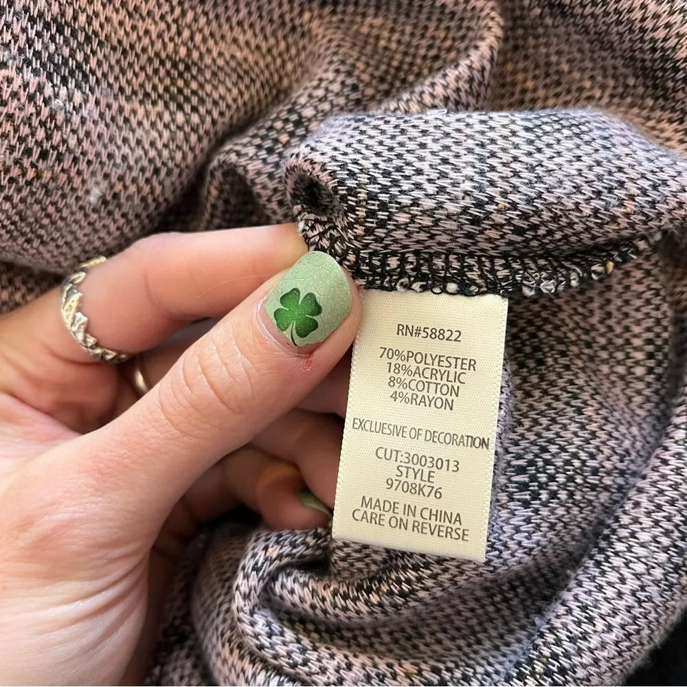 Max Studio Black and White Plaid Oversized Sweater - Image 5